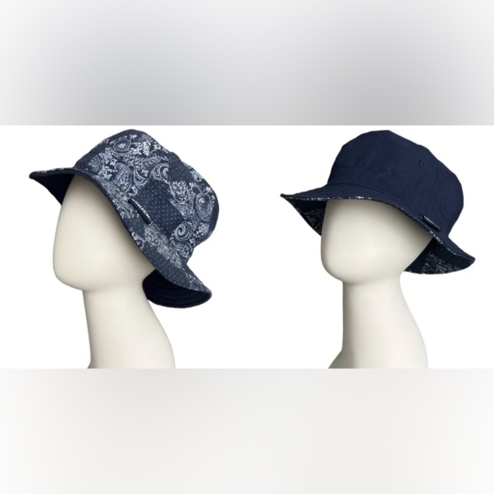 Reversible Original Chuck bucket hat navy white bandana print / navy solid OS